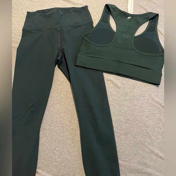 Fabletics powerhold leggings and sports bra set - Picture 2 of 6